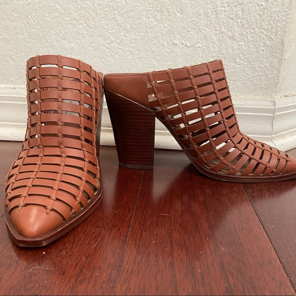 Dolce Vita DV New summer Booties color caramel size 9.5 no box